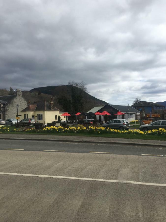 1 Lochness Rooms&Hostel Drumnadrochit Esterno foto