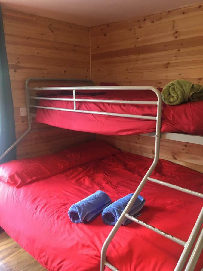 1 Lochness Rooms&Hostel Drumnadrochit Esterno foto