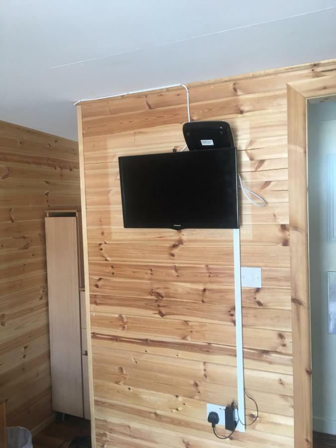 1 Lochness Rooms&Hostel Drumnadrochit Esterno foto