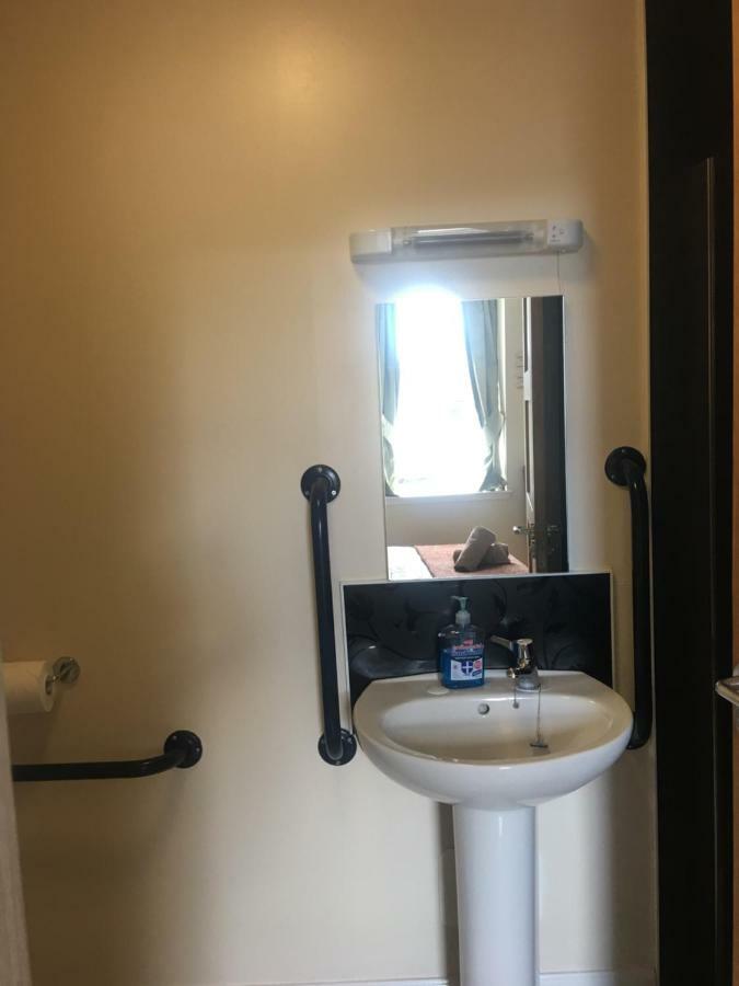 1 Lochness Rooms&Hostel Drumnadrochit Esterno foto