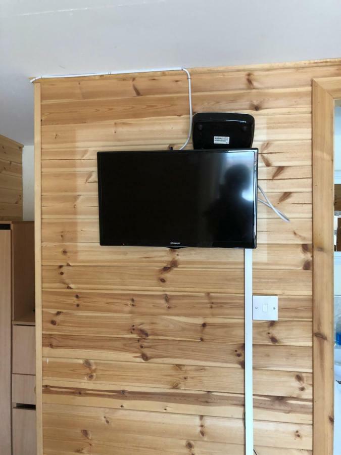 1 Lochness Rooms&Hostel Drumnadrochit Esterno foto