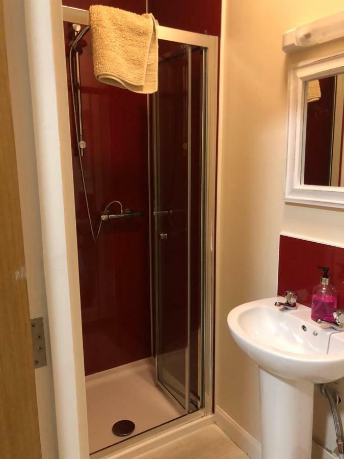 1 Lochness Rooms&Hostel Drumnadrochit Esterno foto